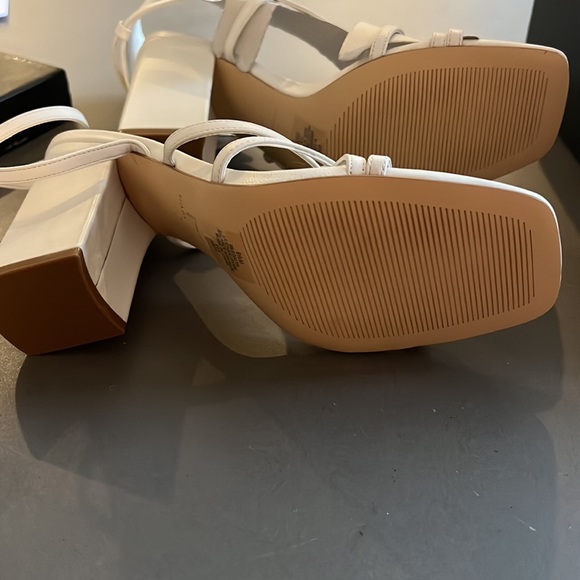 Marc Fisher LTD Edalyn Ankle Strap Sandal - Picture 5 of 8